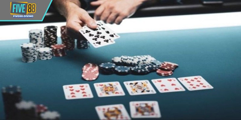 Tình huống lựa chọn trong ván bài liêng điển hình